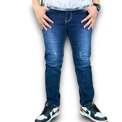 Quần jean nam dài co giãn xanh đen là lựa chọn hoàn hảo cho những chàng trai yêu thích phong cách trẻ trung, năng động.